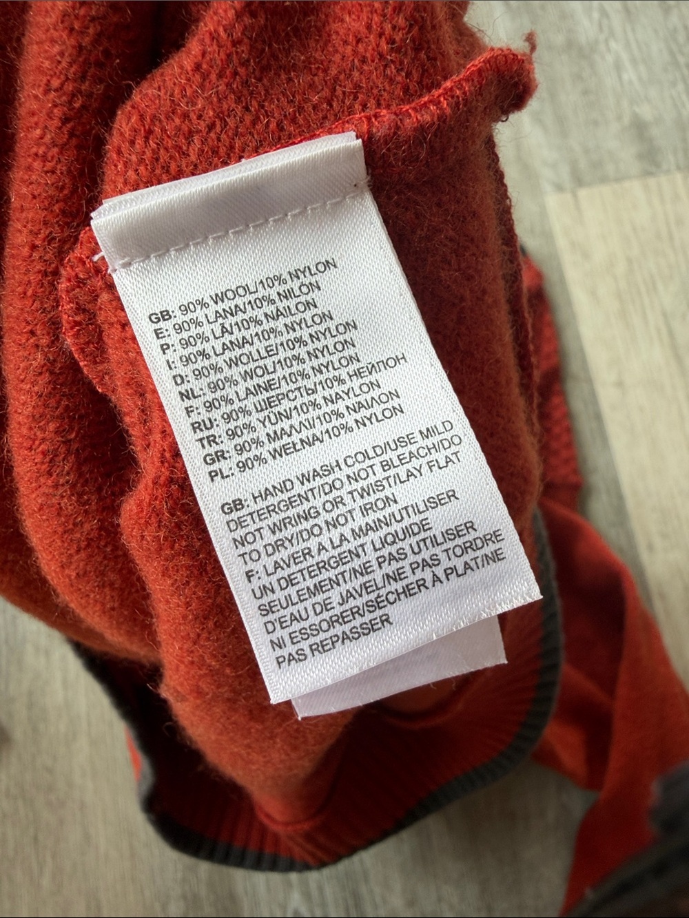 The North Face Men's Nuptse Crew Sweater - Picture 5 of 8